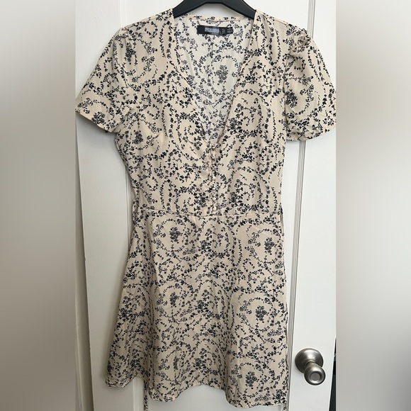 missguided Half Button Tea Dress Floral Uk8 - Picture 6 of 7